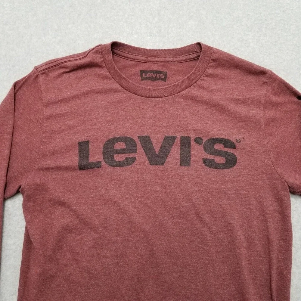 Levis Shirt‎ Mens Small Red Long Sleeve Arm Print Spell Out Logo